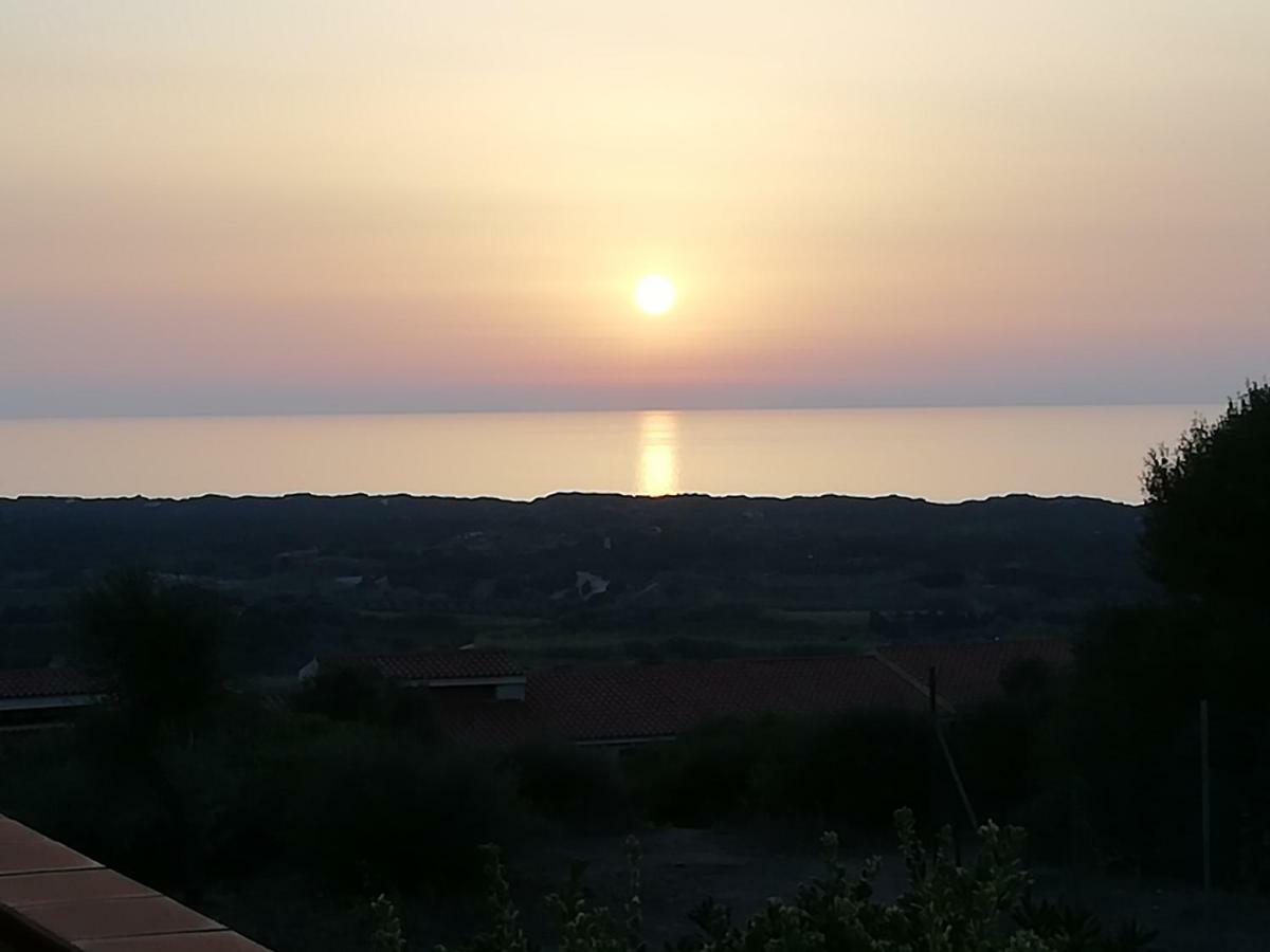 Il Geranio Villa Badesi Exteriör bild